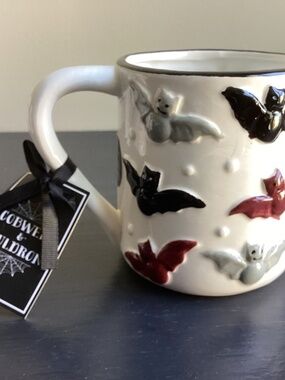 NWT Cobwebs & Cauldrons Flying Bats Ceramic Halloween Coffee Mug